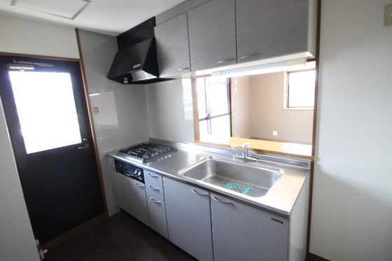 キッチン　※別部屋の写真です