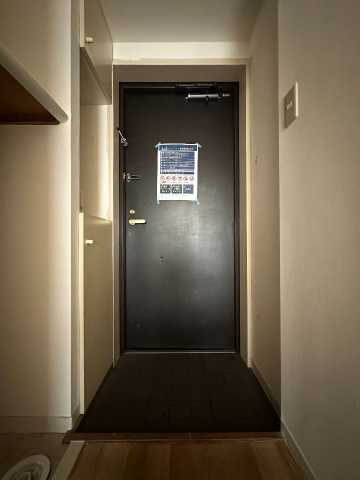 玄関　別部屋同タイプ部屋の参考写真となります。