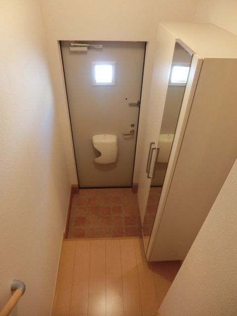 玄関　シューズボックス付きの玄関です