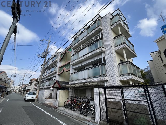 建物外観　敷地内に駐輪場があります☆