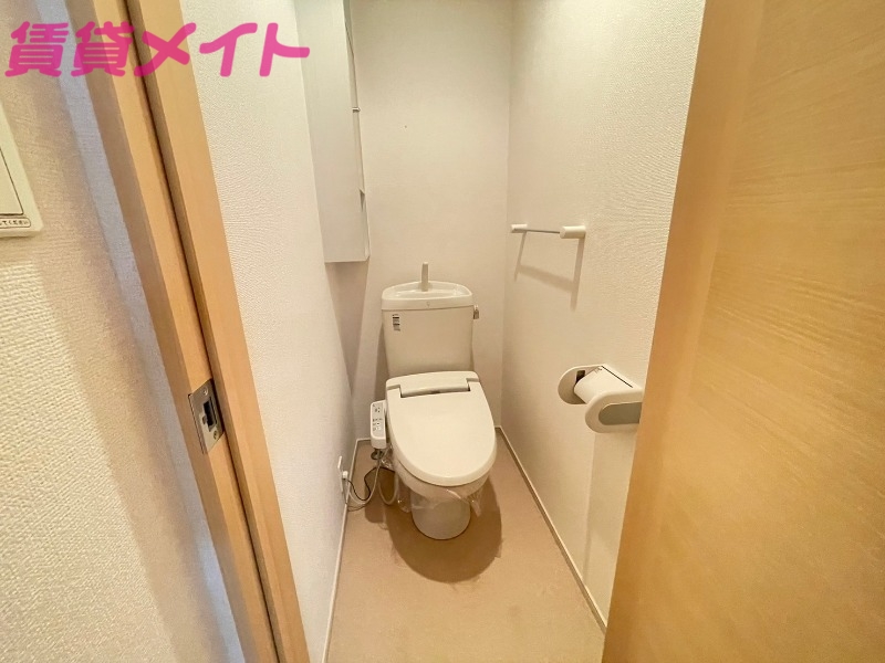トイレ　同型参考写真