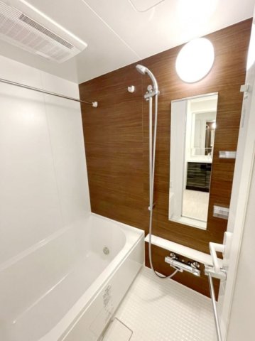 バス・シャワールーム　※別部屋の参考写真です。