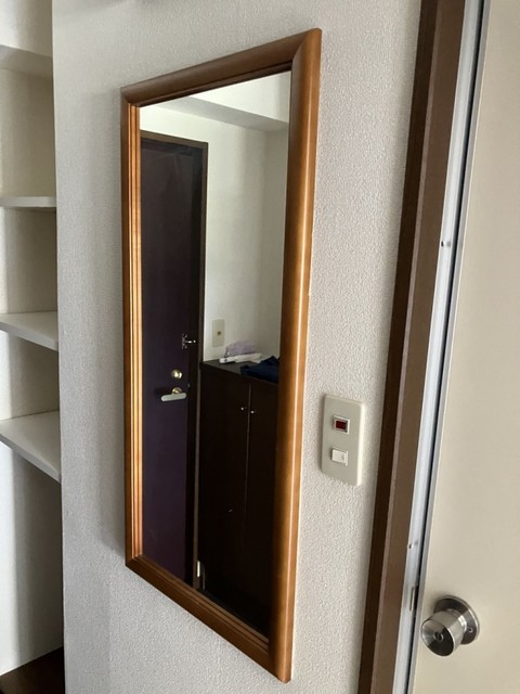 その他設備　【玄関】玄関に鏡有り