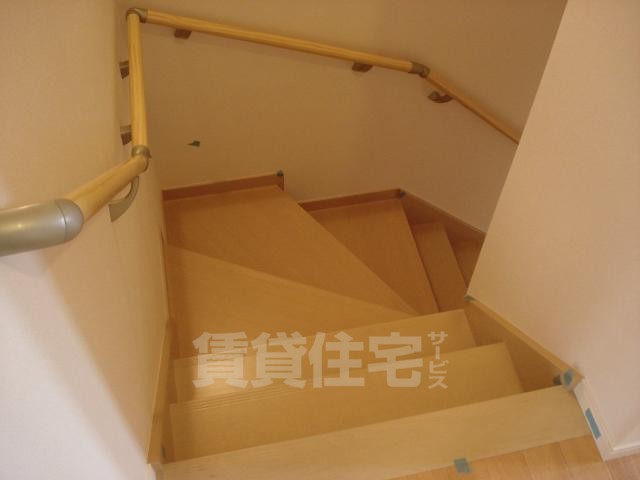 玄関　階段