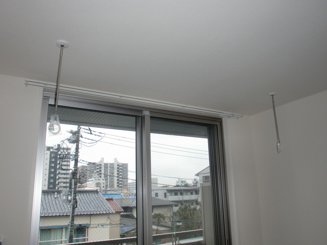 その他部屋・スペース　雨の日や外に干したくないものを干せる室内物干しフック