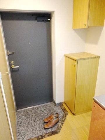 玄関　★別部屋の参考写真です