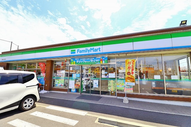 コンビニ　ファミリーマート 岸和田上松町店（コンビニ）まで333m