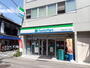 コンビニ　ファミリーマート世田谷上馬一丁目店（コンビニ）まで105m