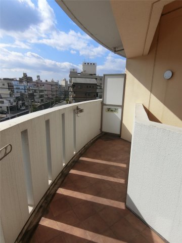 バルコニー　日当たり良好なゆったりとしたバルコニーです♪