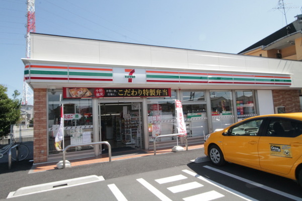 コンビニ　セブンイレブン草加青柳3丁目店（コンビニ）まで581m