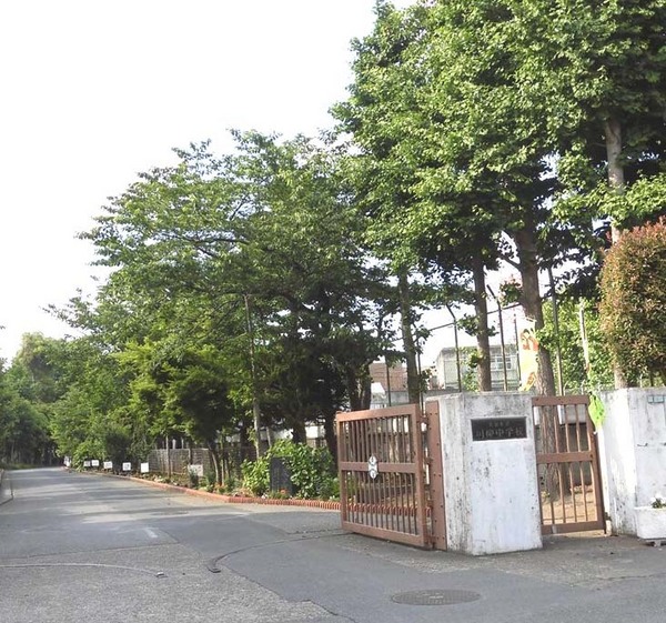 中学校　草加市立川柳中学校（中学校）まで755m