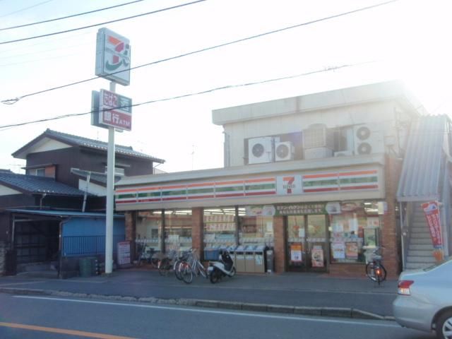 コンビニ　セブンイレブン（コンビニ）まで500m