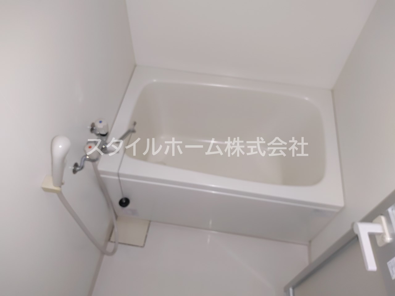 バス・シャワールーム　別部屋写真です。