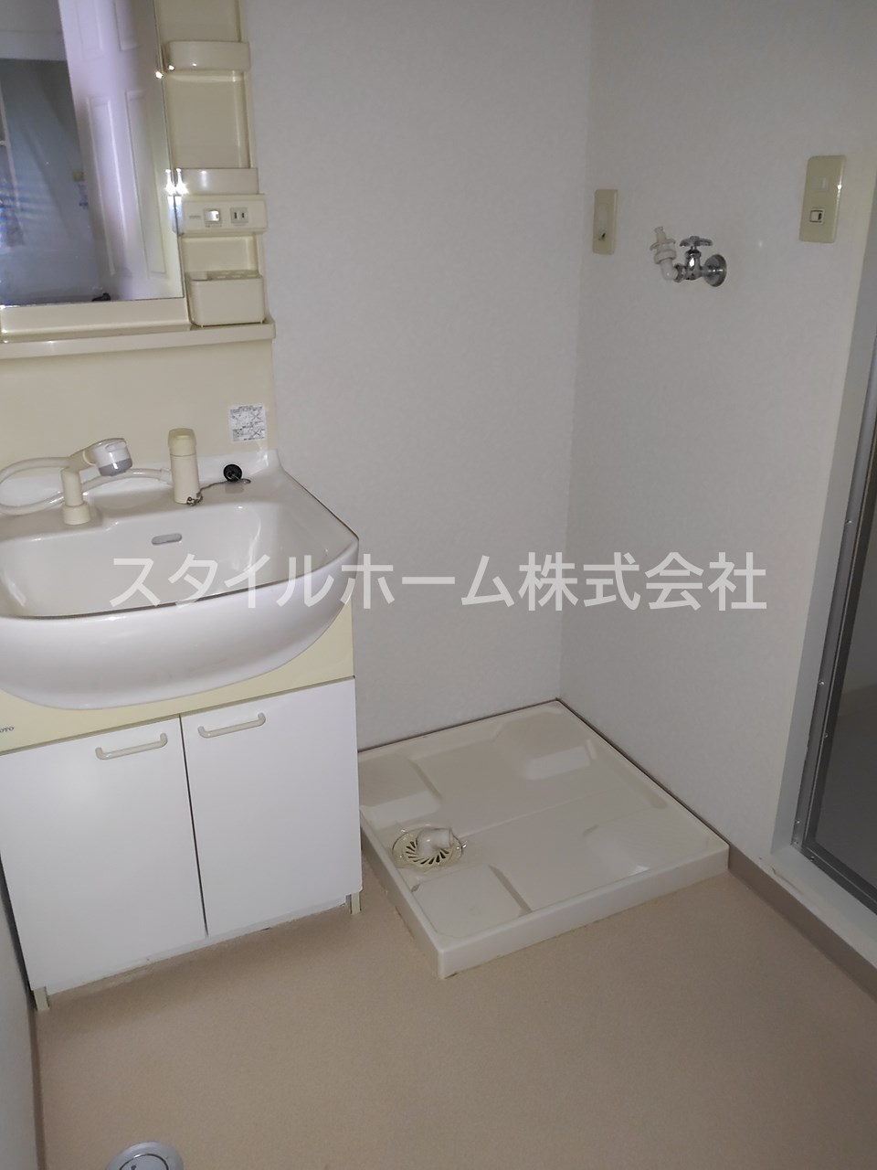洗面設備　別部屋写真です。