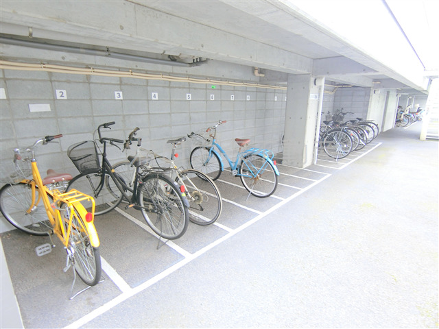その他共有部分　屋根付きの駐輪場