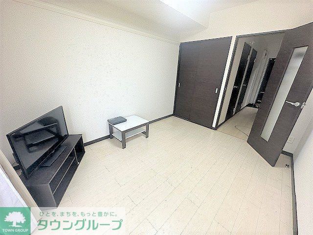 居室・リビング　同タイプの物件です。