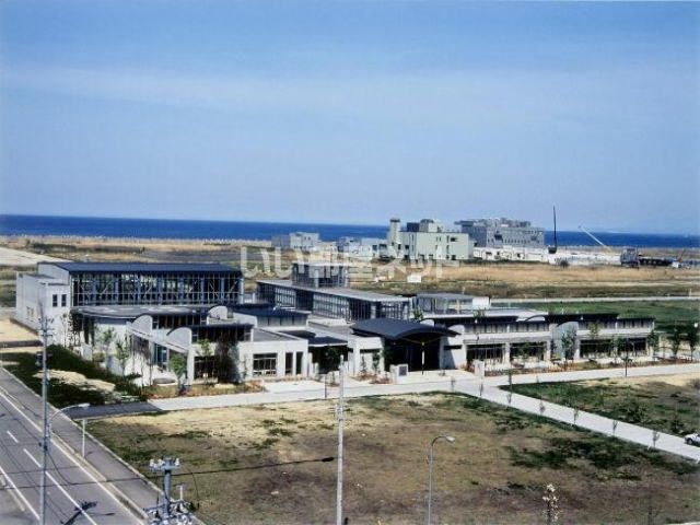 小学校　射水市立堀岡小学校（小学校）まで1498m
