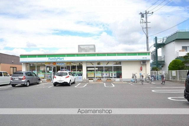 コンビニ　ファミリーマート（コンビニ）まで1200m