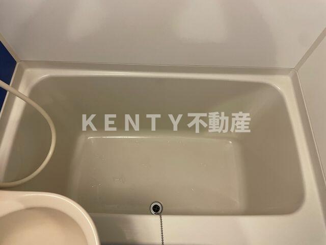 バス・シャワールーム　コンパクトで使いやすいお風呂です