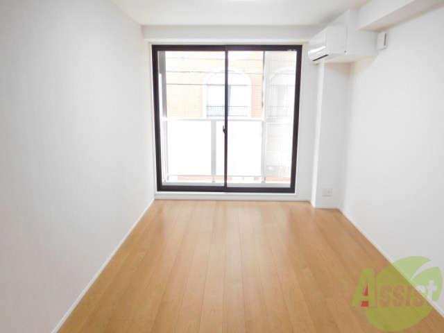 居室・リビング　とっても明るいお部屋です