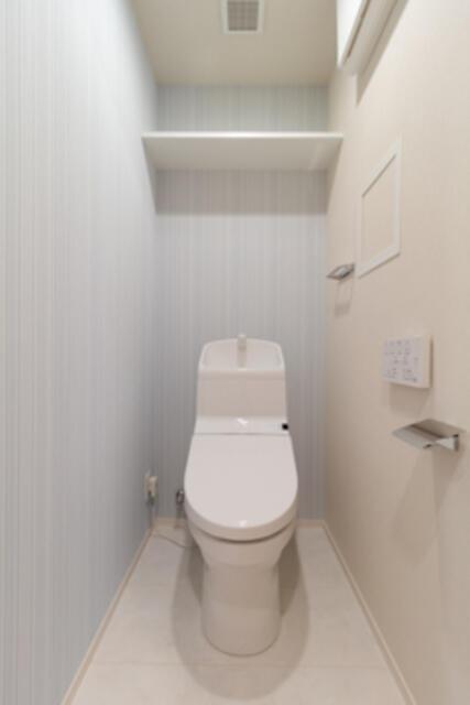 トイレ　※写真は同タイプ住戸です。?