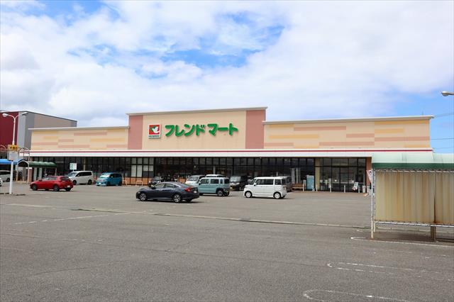 スーパー　フレンドマート野々市店（スーパー）まで626m