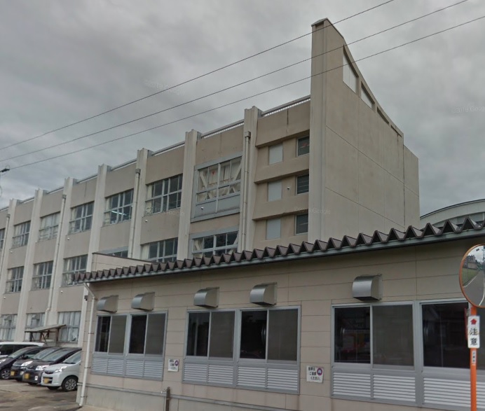 小学校　上越市立南本町小学校（小学校）まで86m