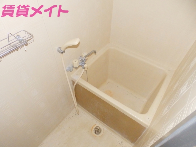 バス・シャワールーム　バス同型参考写真