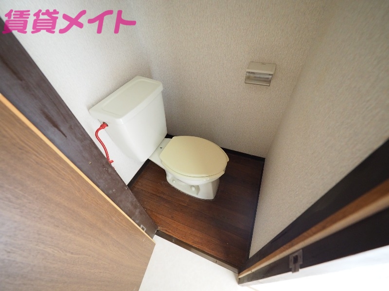トイレ　トイレ同型参考写真