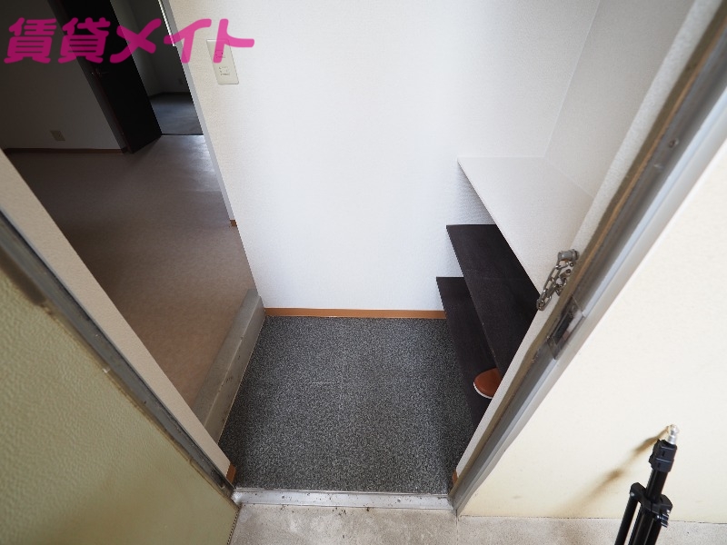 玄関　玄関同型参考写真