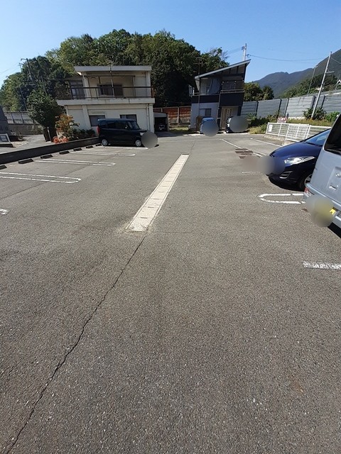 駐車場　駐車場