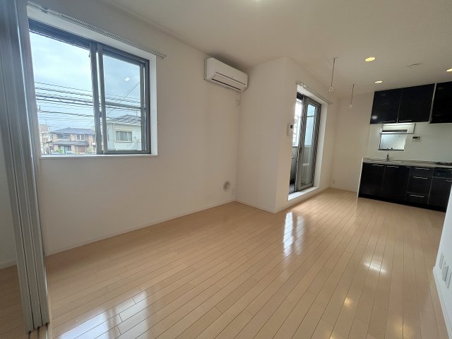 居室・リビング　★キレイなフローリングの角部屋です★