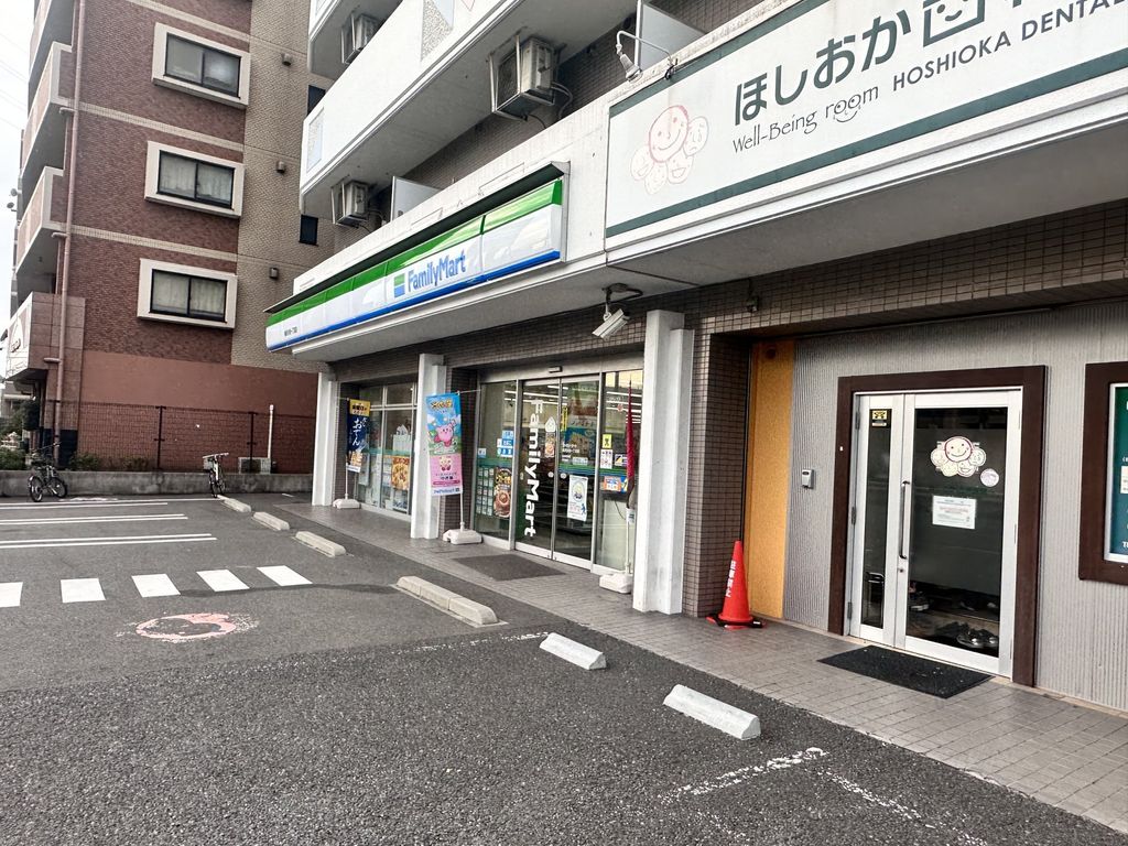 コンビニ　ファミリーマート横浜矢向一丁目店（コンビニ）まで370m
