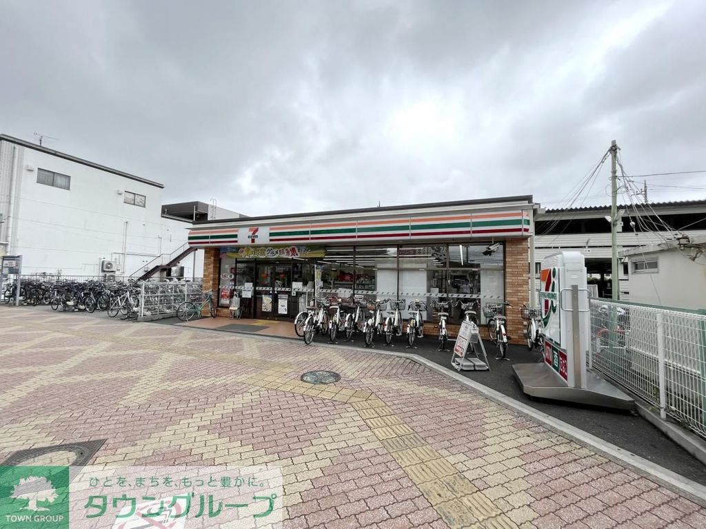 コンビニ　セブンイレブン東浦和駅前店（コンビニ）まで750m