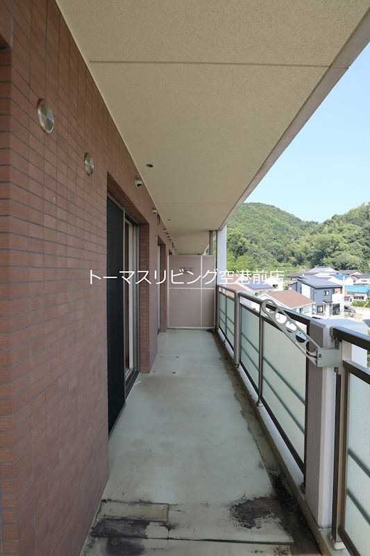 バルコニー　※別号室の参考写真になります。