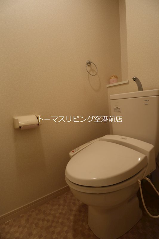 トイレ　※別号室の参考写真になります。
