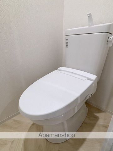 地下鉄谷町線 谷町六丁目駅 徒歩4分 15階建 築1年のトイレ写真