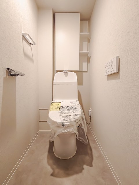 トイレ　※写真は同タイプ住戸です。