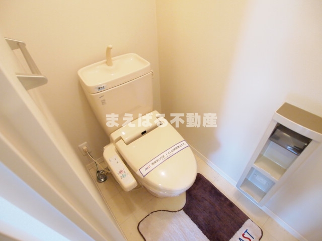 トイレ　温水洗浄便座