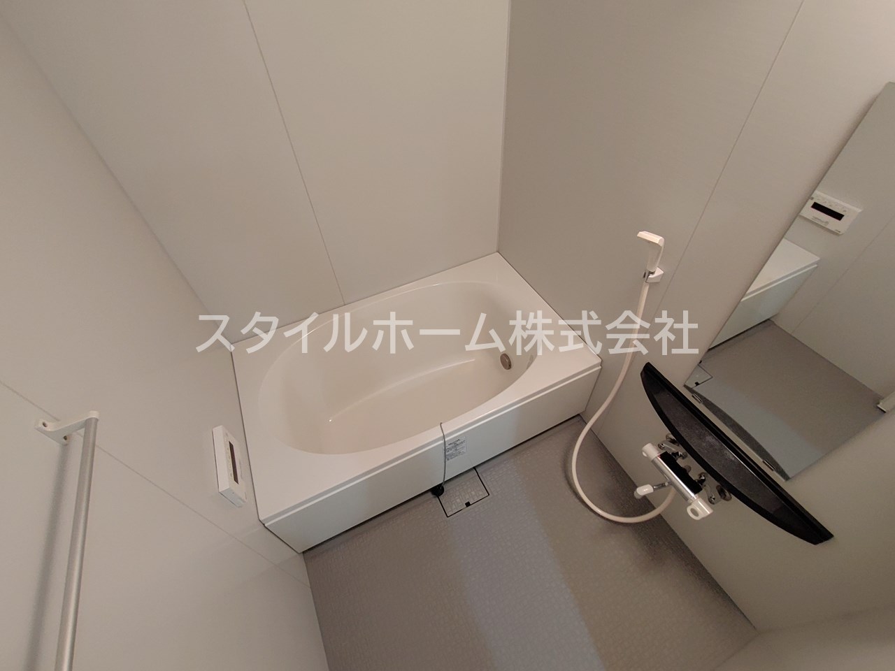 バス・シャワールーム　別部屋写真です。