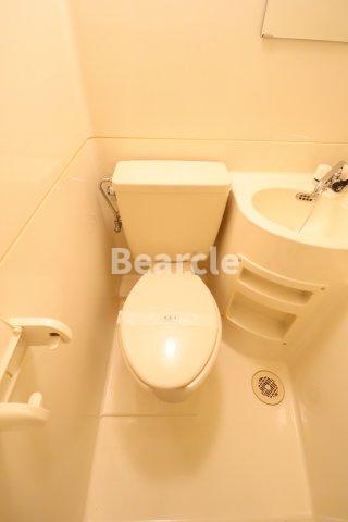 トイレ　落ち着いた色調のトイレです