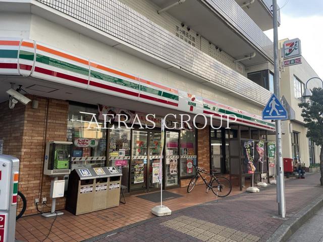 コンビニ　セブン-イレブン 辻堂西口店（コンビニ）まで563m