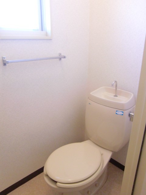 トイレ　参考写真（同建物別部屋のものです）