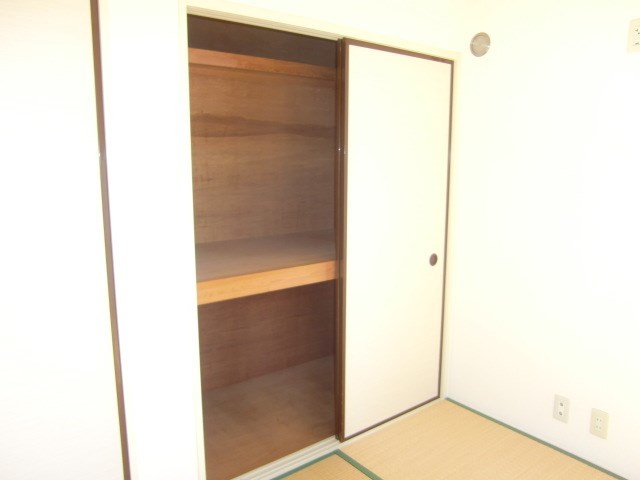 収納　参考写真（同建物別部屋のものです）