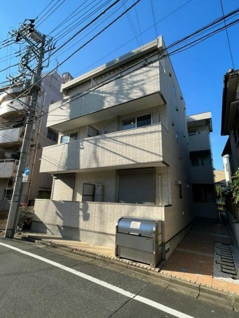 1LDK Mansion in Toshima, Tokyo - Image 1