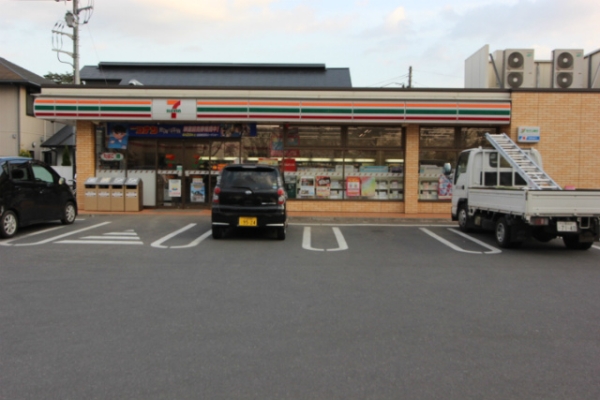 コンビニ　セブンイレブンつくば稲荷前店（コンビニ）まで175m