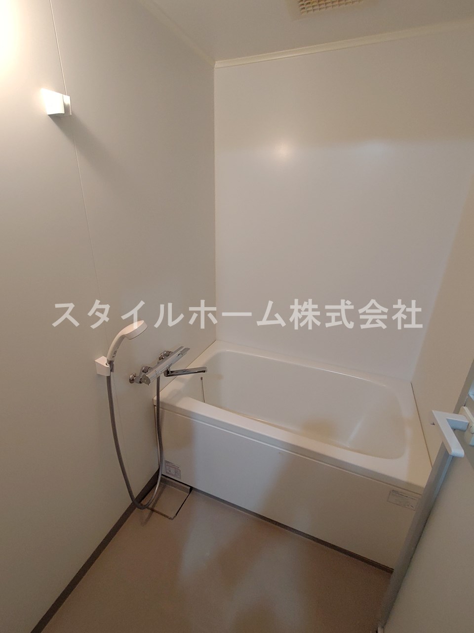 バス・シャワールーム　別部屋写真です。