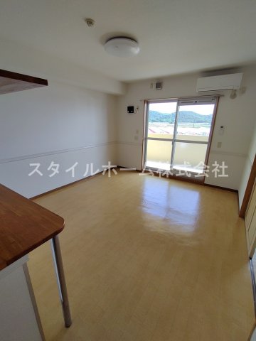 居室・リビング　別部屋写真です。