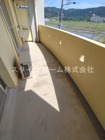 バルコニー　別部屋写真です。