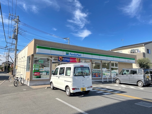 その他　ファミリーマート（その他）まで800m